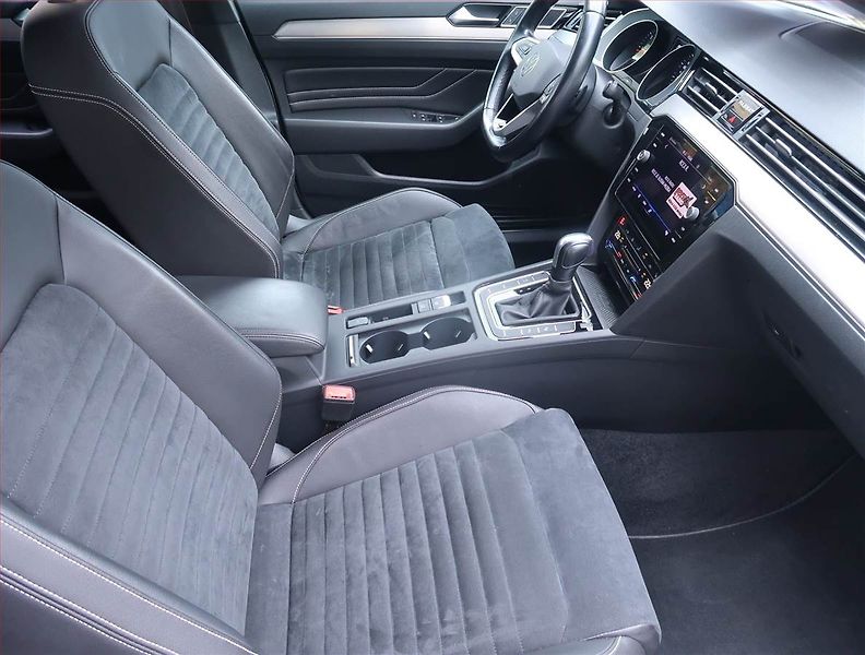 Volkswagen Passat (2020) Elegance 2.0 TDI, Automat - fotka 9 z 19