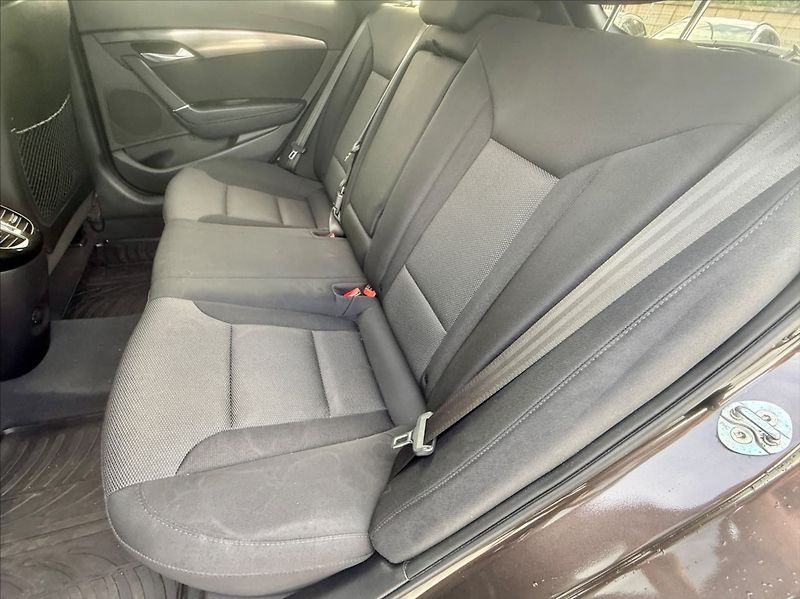Hyundai i40 1,7 CRDI EXPERIENCE SERVIS - fotka 10 z 10