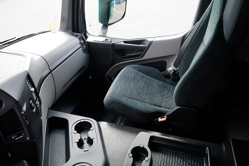 Mercedes-Benz (2018) ANTOS / 1833 / E 6 / KONTENER  - fotka 38 z 43