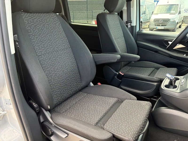 Mercedes-Benz Vito Tourer 116CDI Long 4Matic PRO - fotka 21 z 31