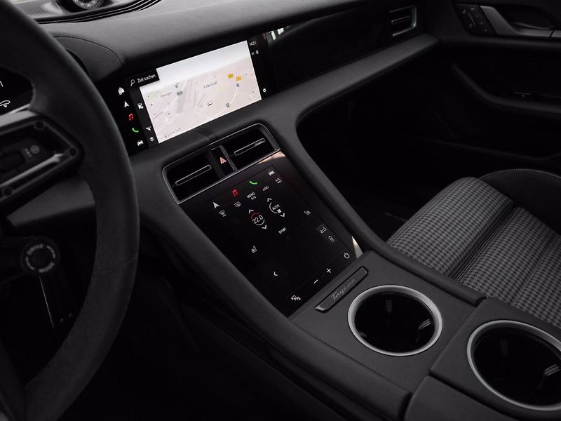 Porsche Taycan 4S Cross Turismo BOSE Matrix - fotka 19 z 23