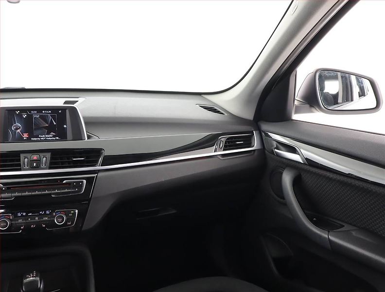 BMW X1 (2016) xDrive18d, 4X4, Automat, Navi - fotka 8 z 22