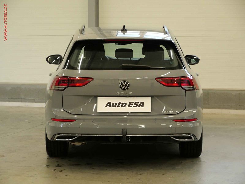 Volkswagen Golf (2021) 1.5 eTSi, 2.maj,ČR, Style - fotka 5 z 24