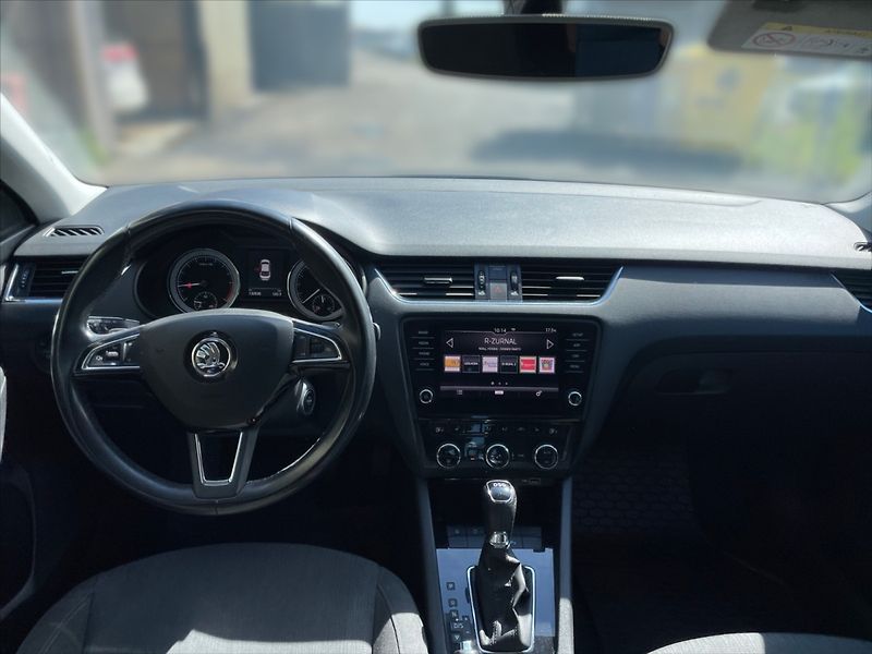Škoda Octavia 2,0 TDI 110 Style DSG - fotka 9 z 11