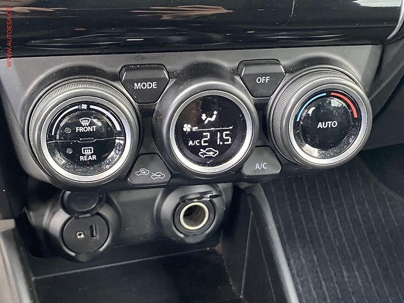 Suzuki Swift (2021) 1.2i Hybrid, Elegance - fotka 15 z 19