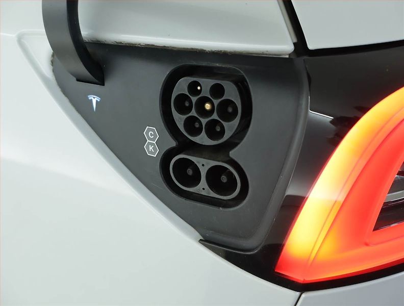 Tesla Model Y (2023) Long Range AWD 79kWh, SoH 90% - fotka 20 z 21