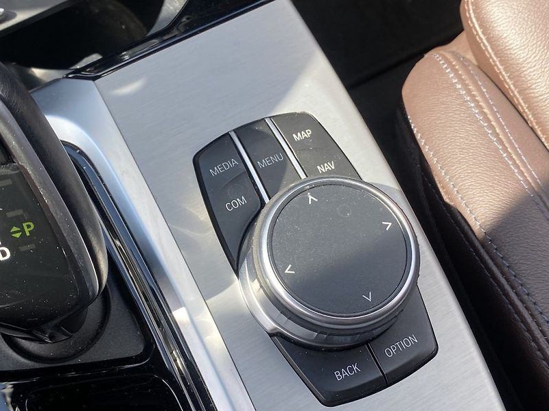 BMW X3 30D xDrive, automat, 2x kola - fotka 31 z 39