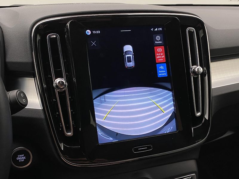 Volvo XC40 (2026) B3 AUT DARK PLUS - fotka 60 z 60