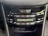 Peugeot 2008 1,2 MÁLO NAJETO*CZ,SERVIS - náhled 28