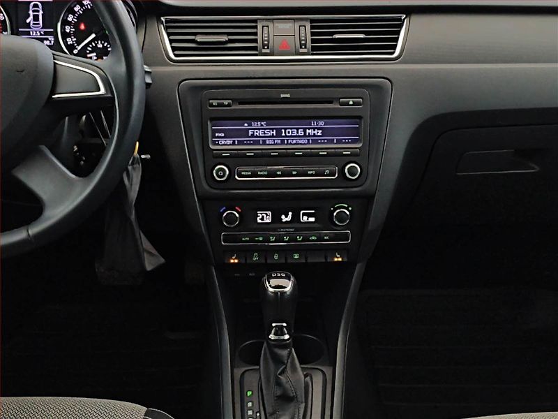 Škoda Rapid (2013) Elegance 1.4 TSI, Automat - fotka 11 z 15