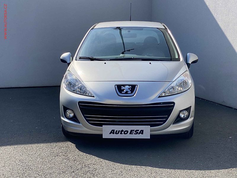 Peugeot 207 (2011) 1.4i, 1.maj,ČR, servis.kniha - fotka 2 z 14