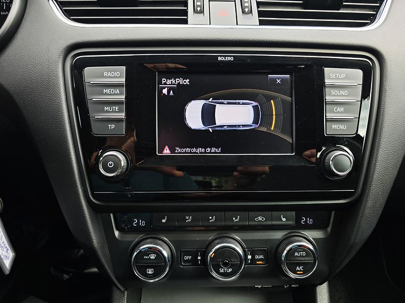 Škoda Octavia 1.4TSI BOHATÁ VÝBAVA 1Majitel - fotka 16 z 19