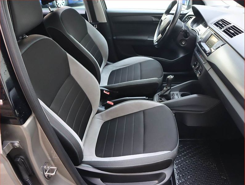 Škoda Fabia (2016) 1.0, Xenony - fotka 9 z 15