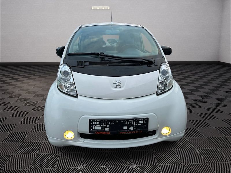 Peugeot iOn (2015) 49Kw - fotka 2 z 21