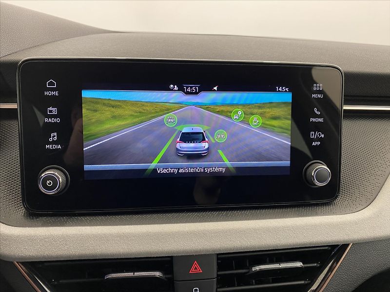 Škoda Scala 1,0 TSI 85kW Top Selection - fotka 12 z 30
