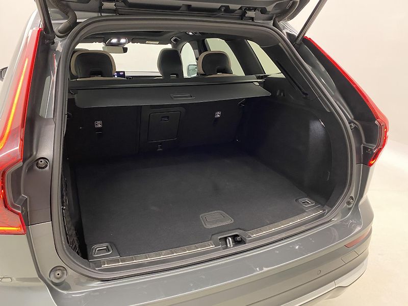 Volvo XC60 T8 AWD RECHARGE ULTRA BRIGHT - fotka 6 z 67