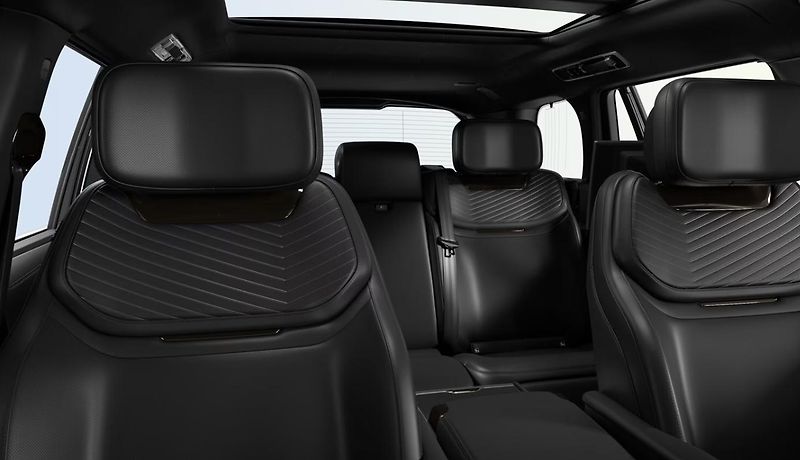 Land Rover Range Rover SV BLACK P615 LWB  - fotka 4 z 4