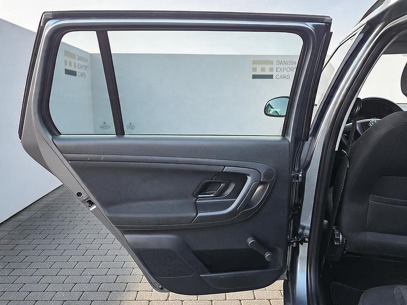 Škoda Fabia 1.2 TSI 63kW AMBITION,TEMPOMAT - fotka 24 z 32