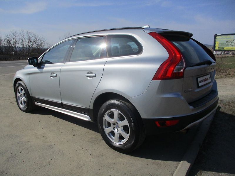 Volvo XC60 2.4 D5*136kW*AWD*197TKM*6MAN.P - fotka 8 z 48