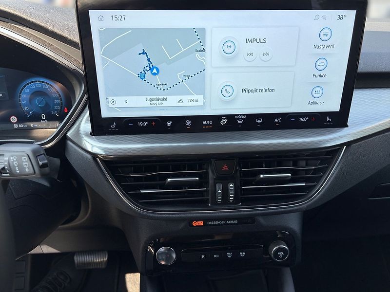 Ford Kuga AWD HEV TITANIUM CZ TOP VÝBAVA - fotka 9 z 19