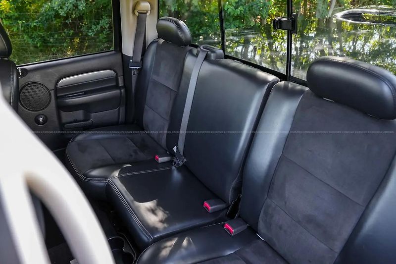 Dodge RAM SRT-10 8,3 V10 372 kW VIPER - fotka 14 z 19