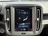 Volvo XC40 Momentum core T2 95kW - náhled 23