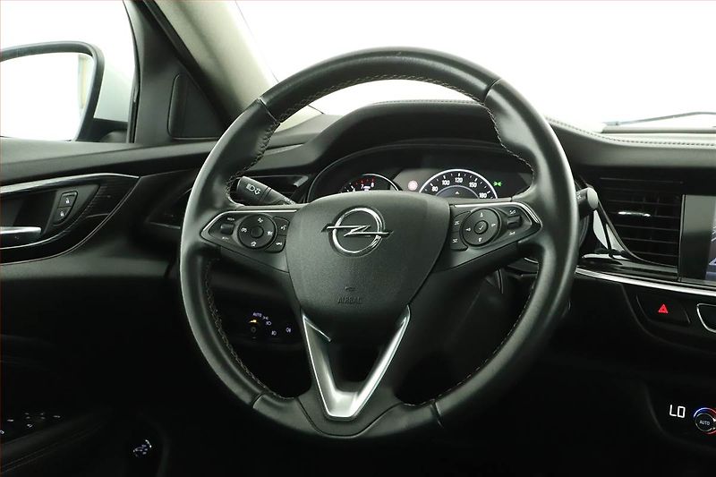 Opel Insignia (2018) 2.0 Turbo 4x4, 4X4, Automat - fotka 8 z 19