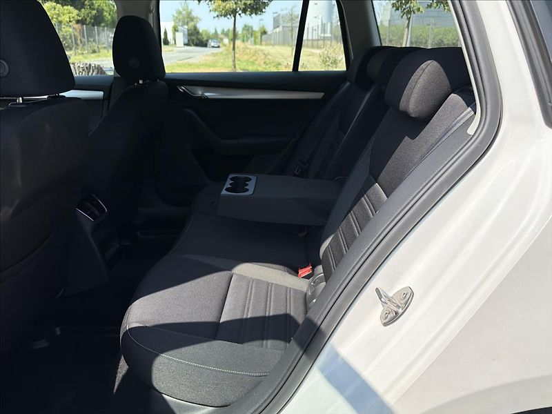 Škoda Octavia 1,6 TDi 85 Kw Ambition ČR DPH - fotka 17 z 30