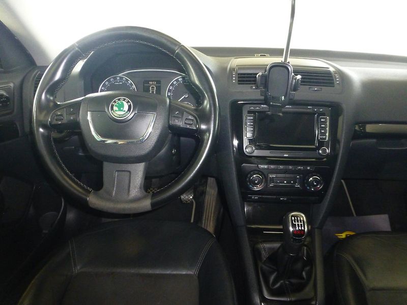 Škoda Octavia (2011) 2,0TDI*VYHŘ.SED**4X4**NAV**L&K - fotka 20 z 28