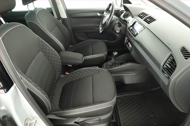 Škoda Fabia (2022) 1.0 TSI, Automat, Tempomat - fotka 7 z 12