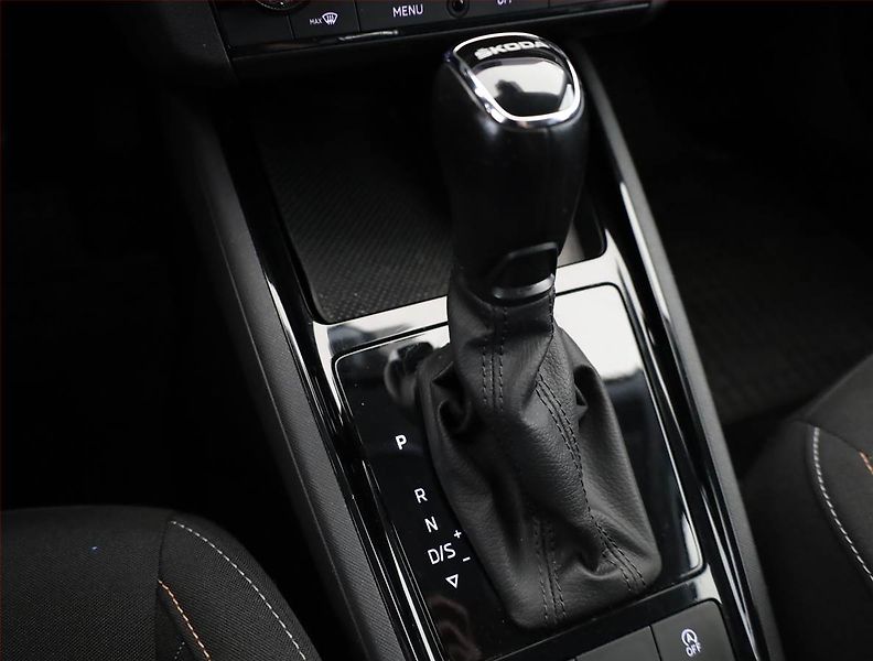 Škoda Scala (2021) Style 1.6 TDI, Automat, Navi - fotka 16 z 21