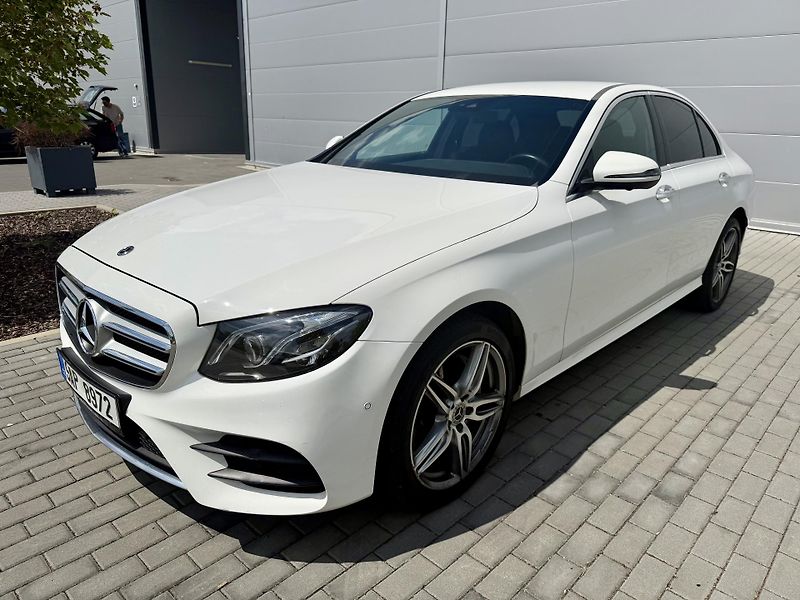Mercedes-Benz Třídy E (2017) 220D 4Matic W213 AMG KOUP ČR - fotka 3 z 26