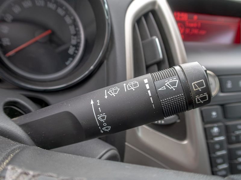 Opel Astra (2012) 1.4i 16V 74KW – SERVISKA - fotka 20 z 45