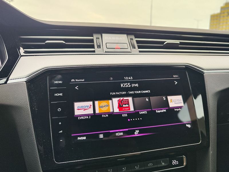 Volkswagen Passat 2.0 TDI/140kW R-Line DSG - fotka 18 z 37