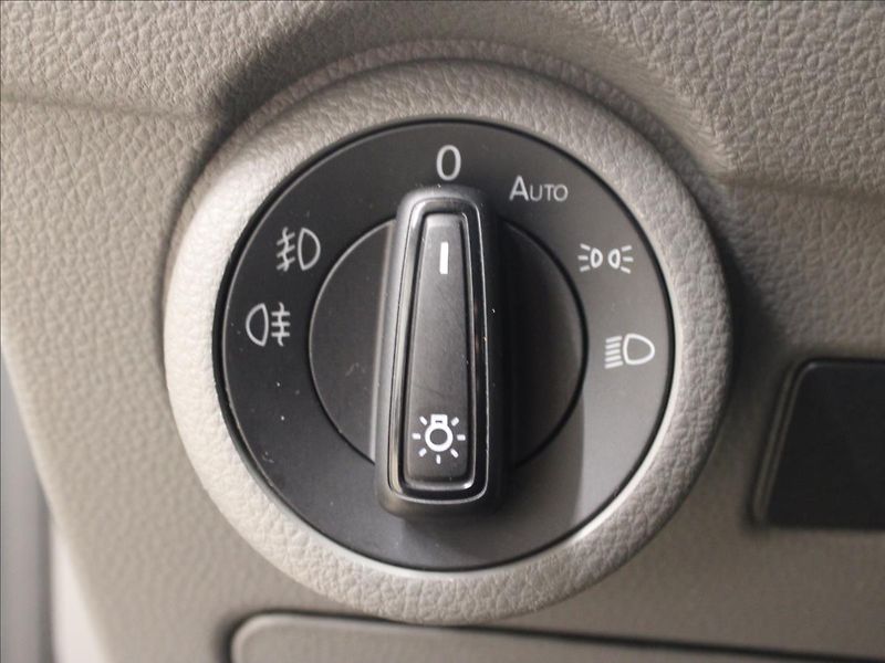 Volkswagen Caravelle 2,0 TDI 110kW DSG Comfortline - fotka 18 z 32