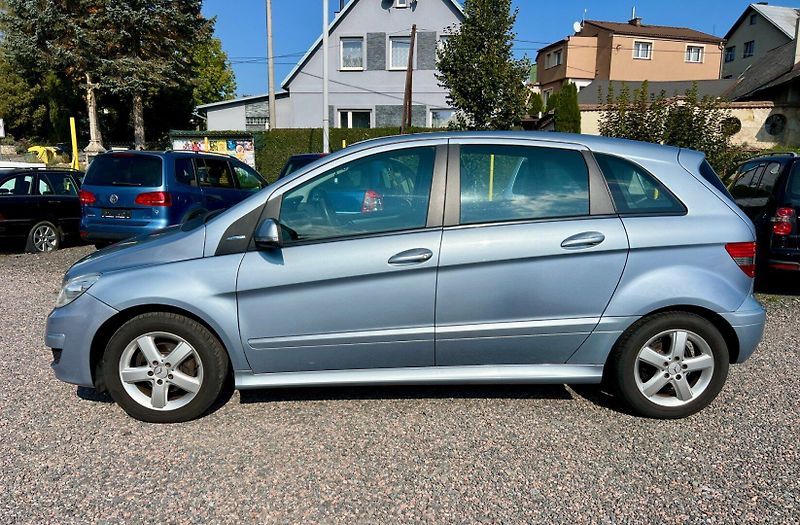 Mercedes-Benz Třídy B (2009) 85 kW Klima,Výhřevy - fotka 8 z 19