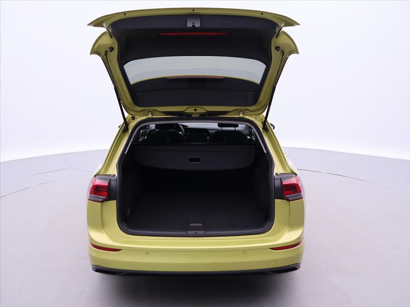 Volkswagen Golf 1,5 TSI 110kW CZ LED 1.Maj - fotka 9 z 30