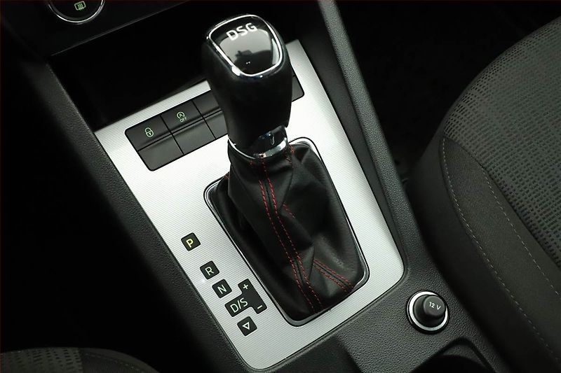 Škoda Octavia (2014) 2.0 TDI, Automat, Xenony - fotka 10 z 20