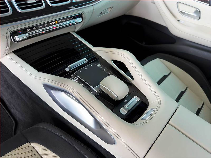Mercedes-Benz GLE (2023) 53 AMG 4MATIC+ - fotka 20 z 22
