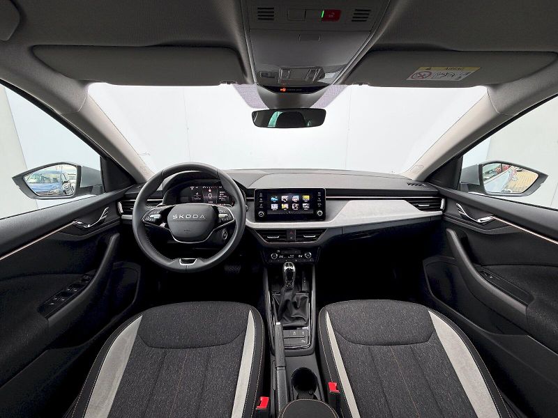 Škoda Scala (2025) 1.0TSI 85kW DSG Top Selection - fotka 9 z 35
