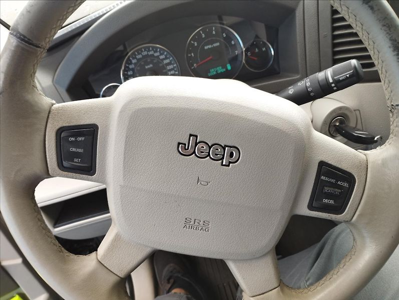 Jeep Grand Cherokee 3,0 D 160KW - fotka 12 z 18