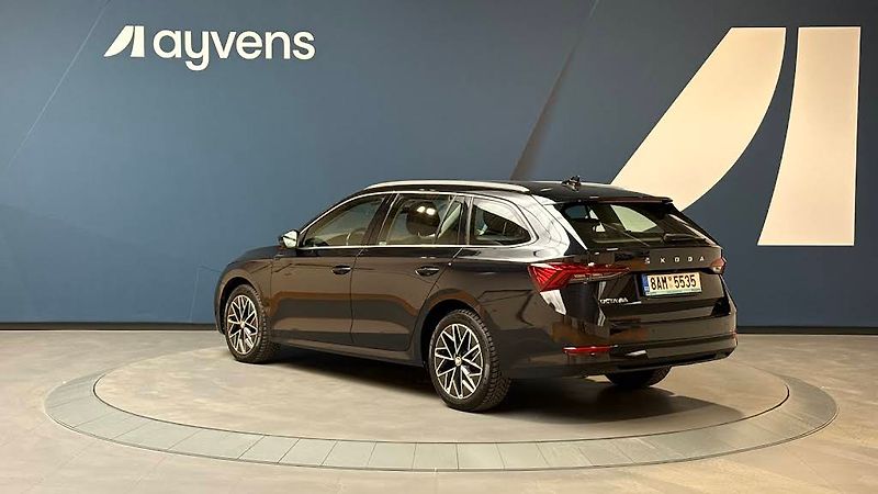 Škoda Octavia 2.0 TDI 110kW DSG Style Combi - fotka 3 z 13