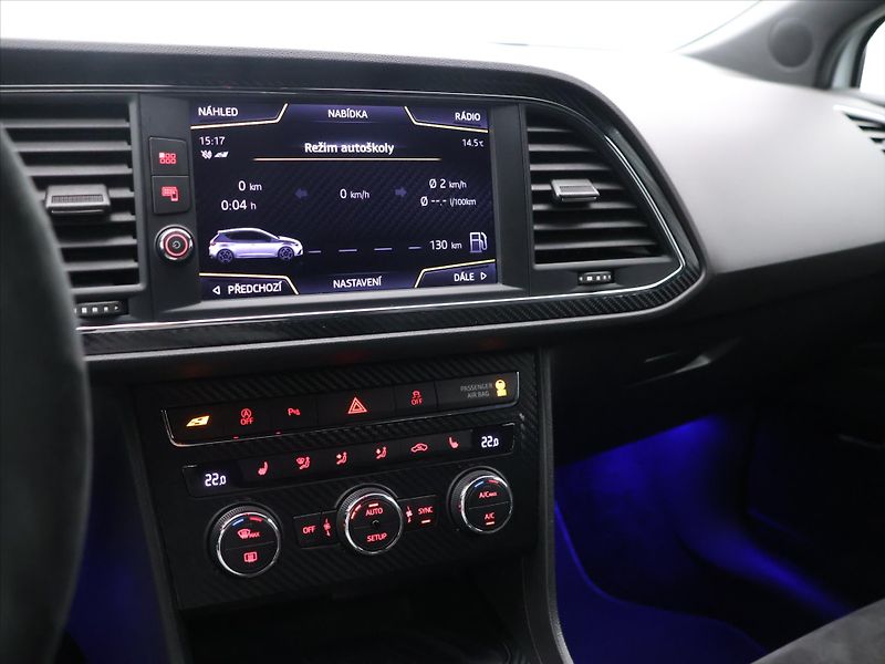 Seat Leon Cupra 2,0 TSI 221kW LED 1.Maj. - fotka 17 z 28