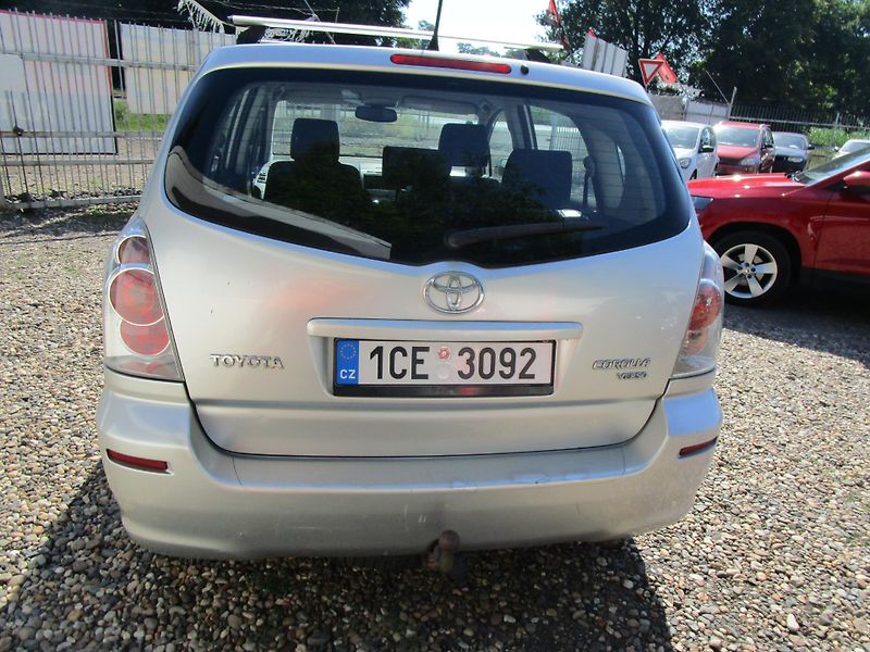 Toyota Corolla Verso 2,0D-85KW - fotka 4 z 17