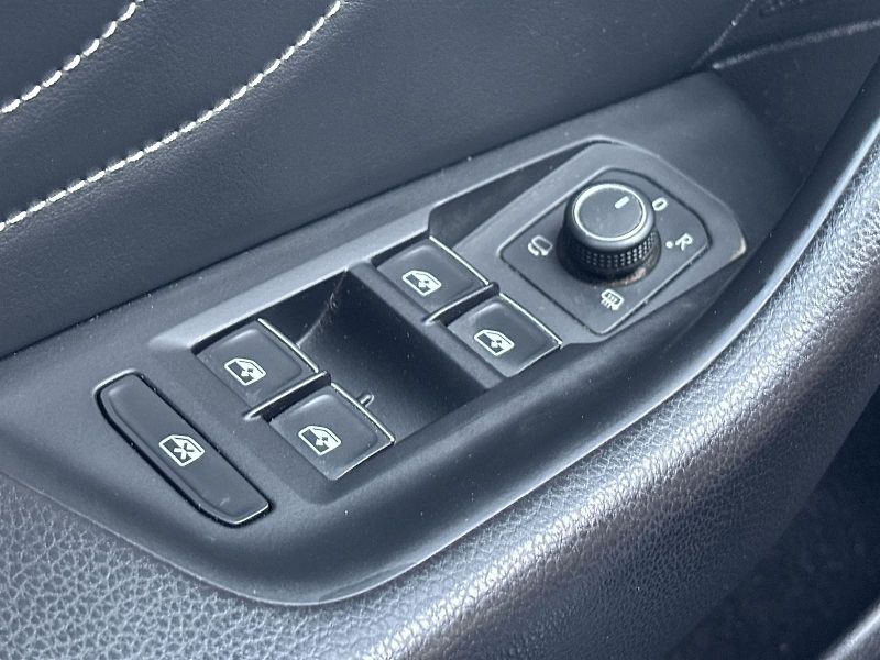 Volkswagen Passat (2020) Variant 2.0 TDI 4Motion DSG Al - fotka 18 z 27