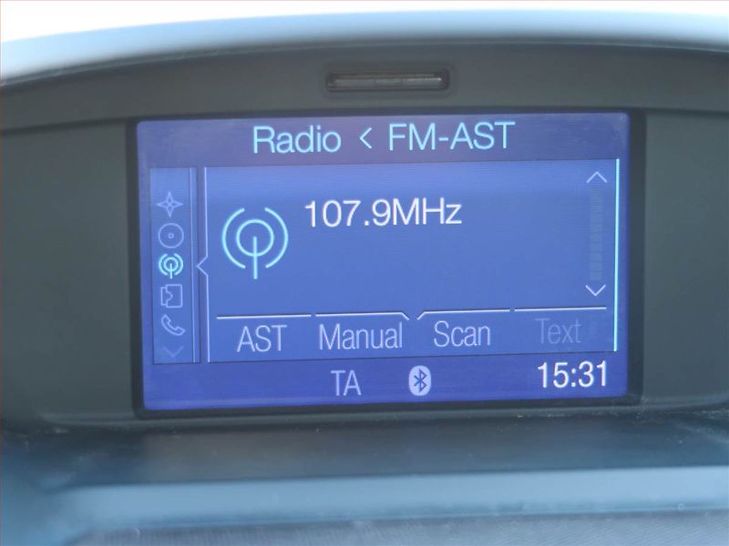 Ford Grand C-MAX (2011) Trend 2.0 TDCi, Automat - fotka 12 z 24