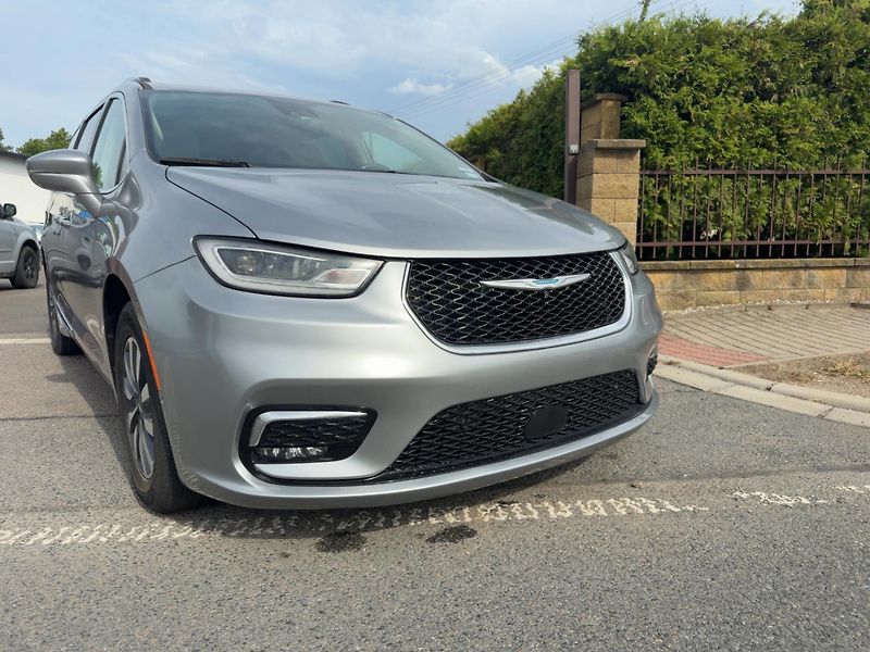 Chrysler Pacifica (2021) 3,6 Hybrid PlugIn Limited 2021 - fotka 6 z 21