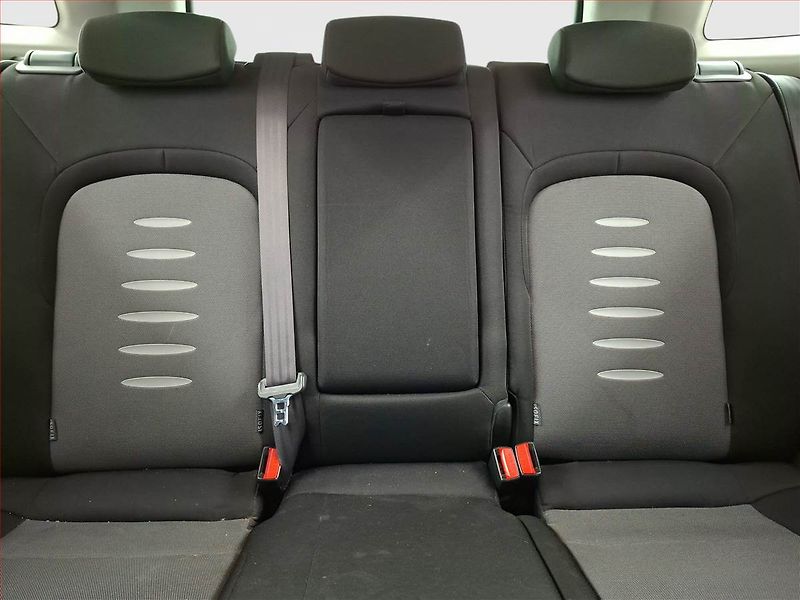 Kia Ceed (2012) 1.6 GDI, nová STK, jezdí dobře - fotka 10 z 14