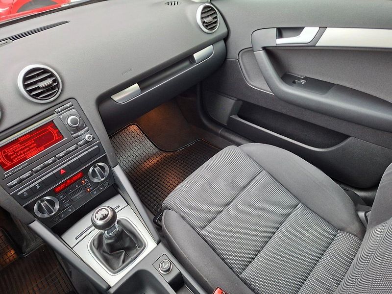 Audi A3 (2010) 1.2TFSI 77kW 6MAN -TAŽ.ZAŘ. - fotka 14 z 48
