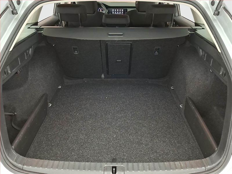 Škoda Octavia (2023) Ambition 2.0 TDI, ČR,1.maj - fotka 13 z 18